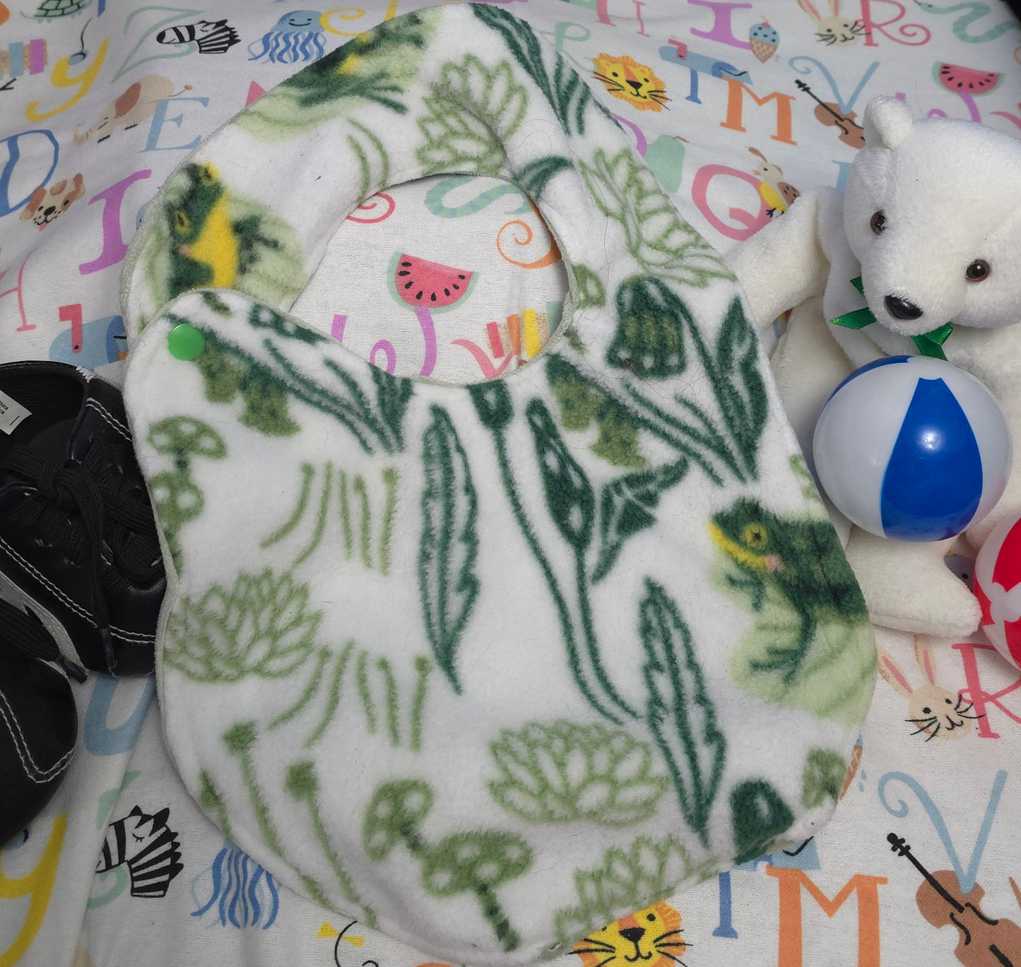 Frog Baby Bib Med